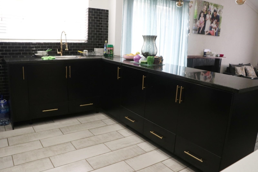 To Let 3 Bedroom Property for Rent in Idasvallei Western Cape